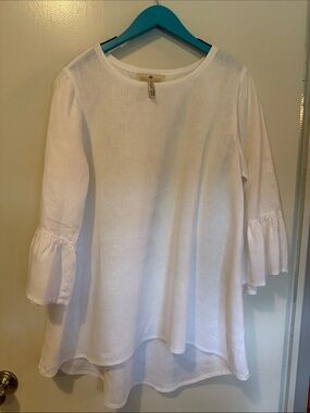 Crown Linen Designs Women's White Linen Bell-Sleeve Tunic Top